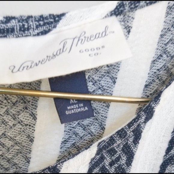 Adorable striped romper with side pockets!!! - Picture 3 of 6